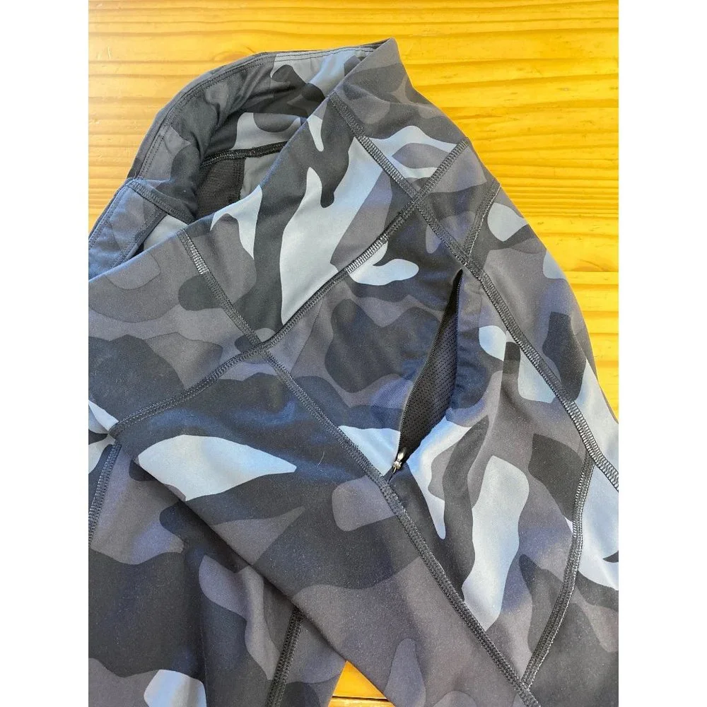 Athleta Camo Contender Leggings 7/8 Zip Pocket size S - Picture 9 of 13